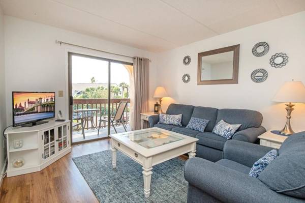 1206 Courtyard Villa 2nd Fl S