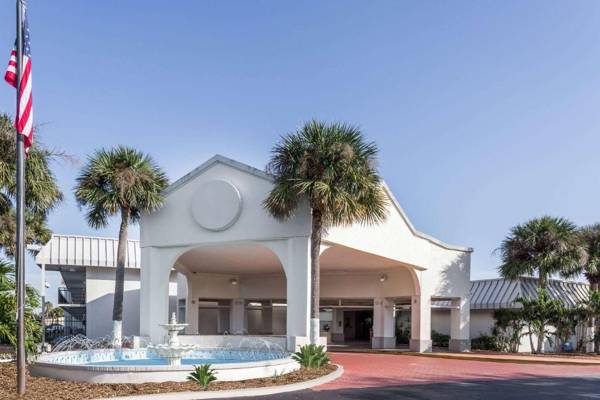 Days Inn by Wyndham St. Petersburg / Tampa Bay Area