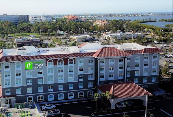 Holiday Inn Express & Suites - St. Petersburg - Madeira Beach an IHG Hotel