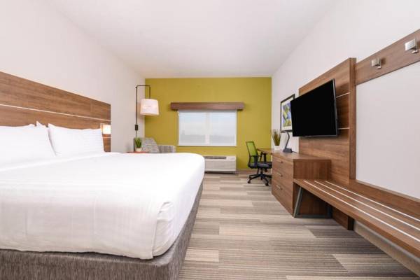 Holiday Inn Express & Suites - St. Petersburg - Madeira Beach an IHG Hotel