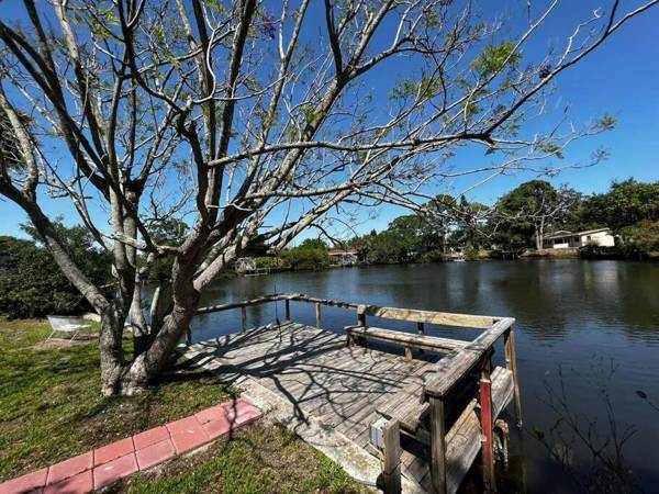 Tropical Oceanfront Oasis 2 Bedroom House with Saltwater Swimming Pool