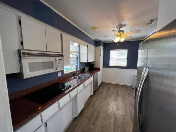 Tropical Oceanfront Oasis 2 Bedroom House with Saltwater Swimming Pool