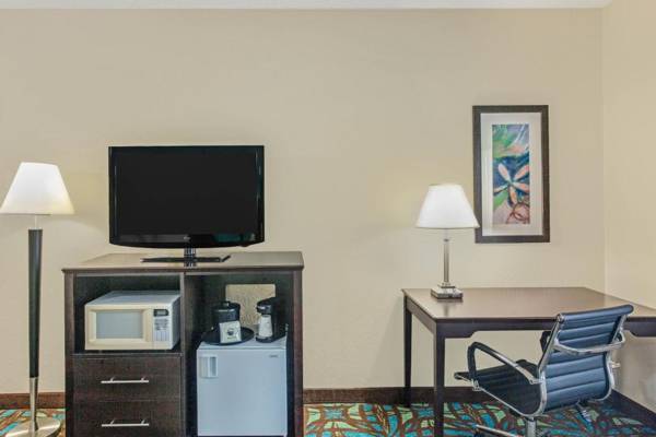 Workspace - Comfort Inn & Suites Sarasota I75