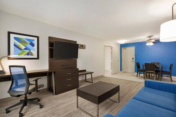 Workspace - Holiday Inn Express & Suites Sarasota East an IHG Hotel