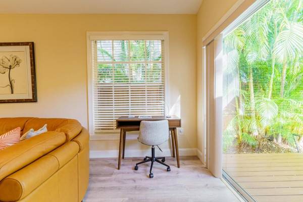 Workspace - Siesta Get Away - A Beautiful NEW Tropical Escape 1 Block From The Water