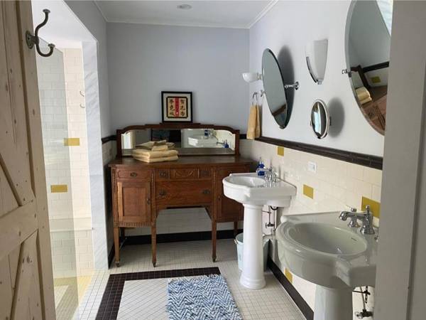 Siesta Key Waterfront Estate W Pool Privacy!