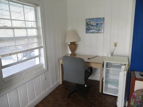 Workspace - Royal Palms Motel