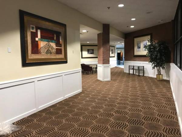 Days Inn & Suites by Wyndham Tallahassee Conf Center I-10