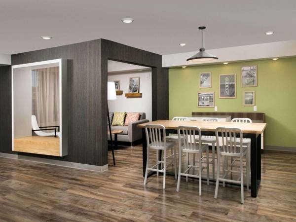 WoodSpring Suites Tampa - USF - Near Busch Gardens