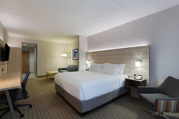 Workspace - Holiday Inn Express & Suites Tavares an IHG Hotel