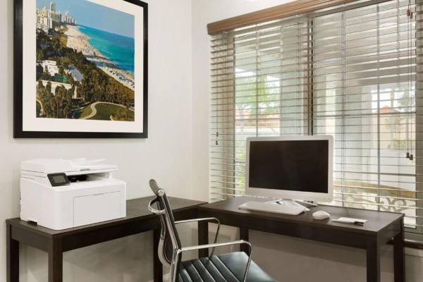 Workspace - Country Inn & Suites by Radisson Vero Beach-I-95 FL