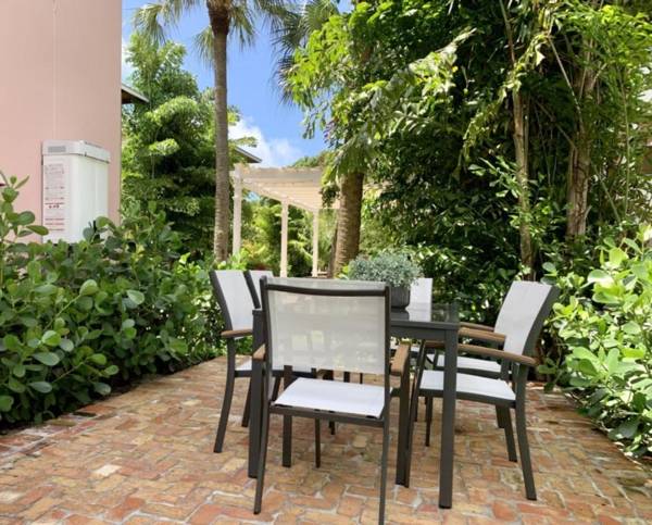 Pink House - Modern 3bd-3ba - Parking - Porch