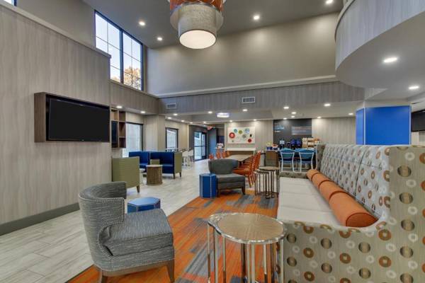 Holiday Inn Express & Suites Atlanta Perimeter Mall Hotel an IHG Hotel