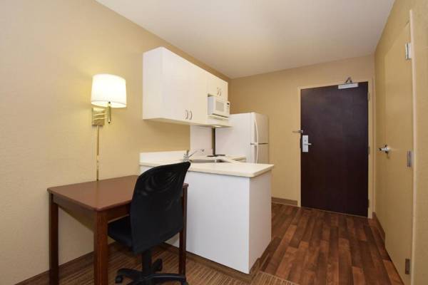 Workspace - Extended Stay America Suites - Atlanta - Clairmont