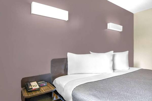 Studio 6-Atlanta GA - Chamblee