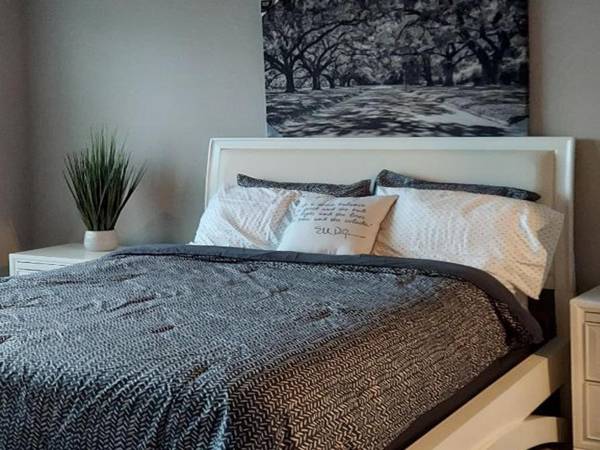 2 bedroom 2 bath very spacious