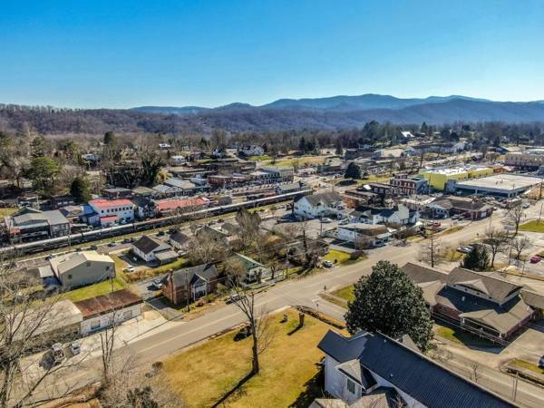 ALOFT in Blue Ridge - Downtown Blue Ridge