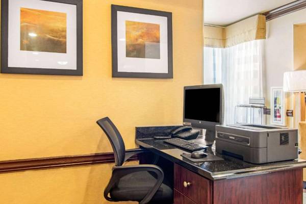 Workspace - Sleep Inn & Suites Athens