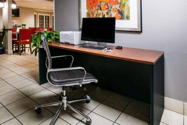 Workspace - Baymont Inn & Suites Braselton