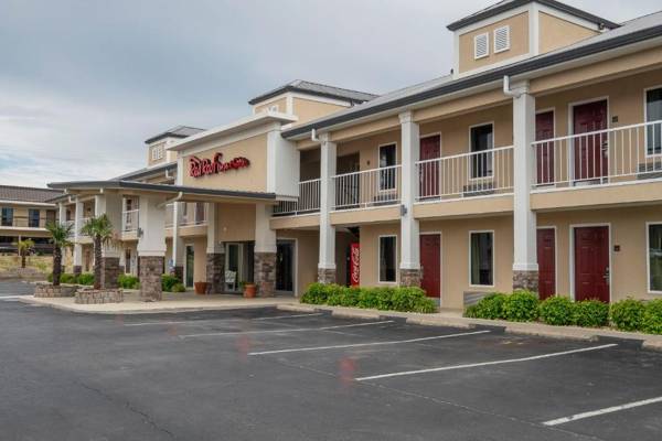 Red Roof Inn & Suites Calhoun