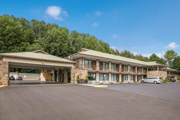 Quality Inn & Suites Mount Chalet