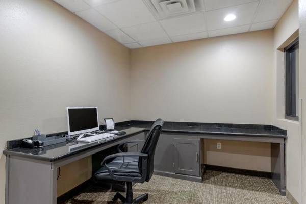 Workspace - Comfort Suites Columbus State University Area