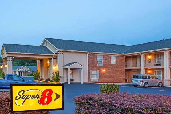 Super 8 by Wyndham Covington