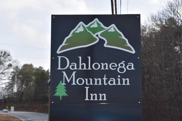 Dahlonega Mountain Inn