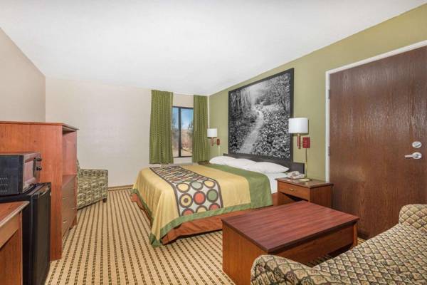 Super 8 by Wyndham Dawsonville