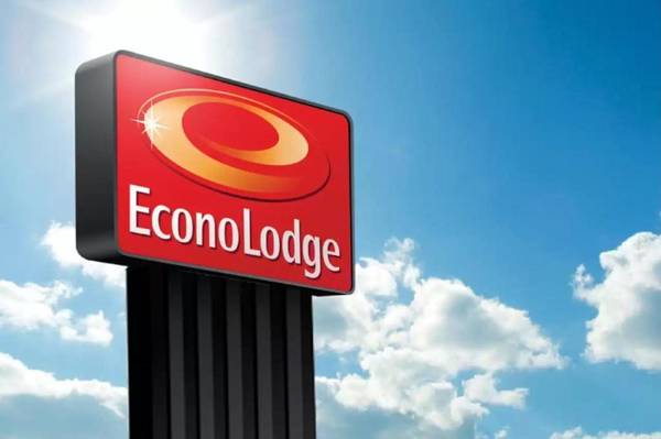 Econo Lodge Inn & Suites