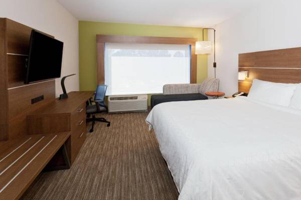 Holiday Inn Express & Suites - Fayetteville an IHG Hotel