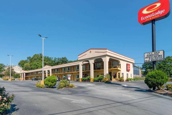 Econo Lodge Inn & Suites