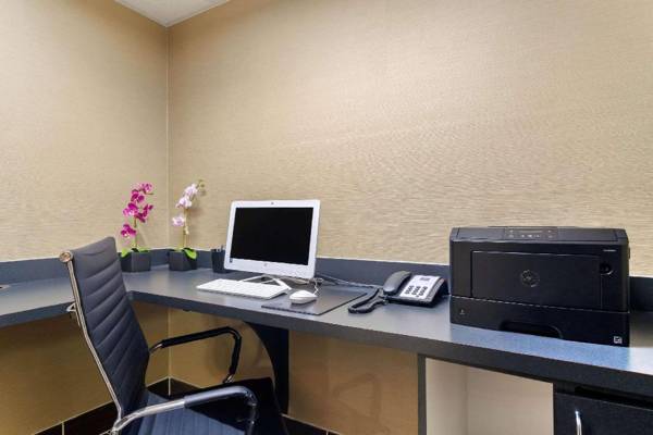 Workspace - Comfort Inn