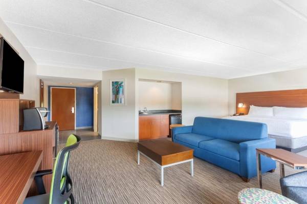 Workspace - Holiday Inn Express & Suites Augusta West - Ft Gordon Area an IHG Hotel