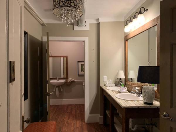 Woodbridge Inn & Tavern