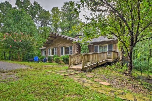 Comfy Jasper Main Unit Walk to On-Site Waterfall!