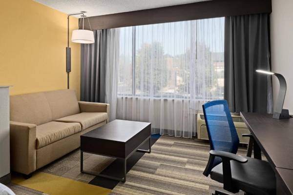 Workspace - Holiday Inn Express - Atlanta-Kennesaw an IHG Hotel