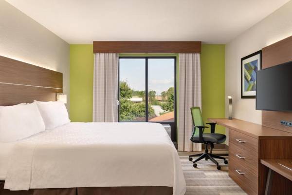 Workspace - Holiday Inn Express Hotel & Suites Lavonia an IHG Hotel