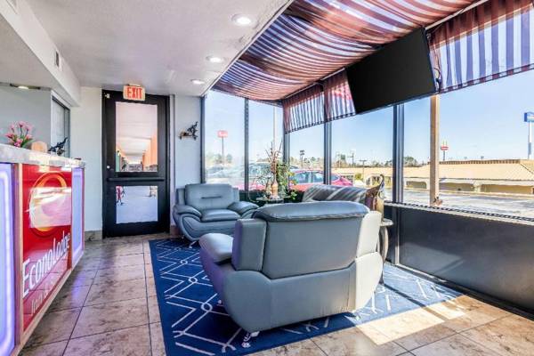 Econo Lodge Inn & Suites Macon