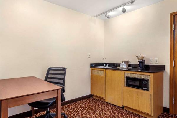 Workspace - Quality Inn Marietta