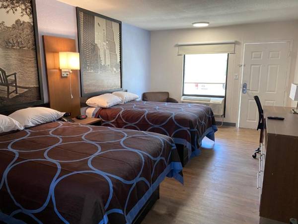 Super 8 by Wyndham Marietta/West/Atl Area