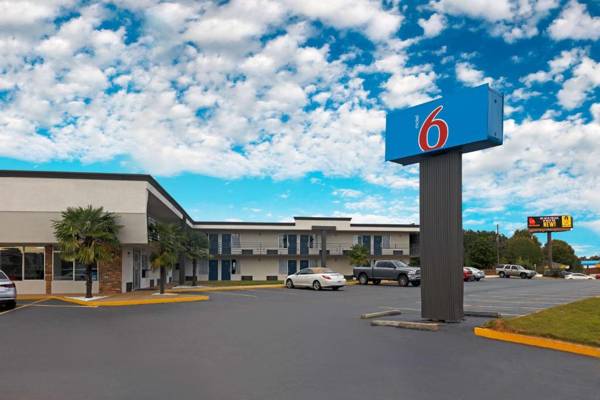 Motel 6 McDonough GA