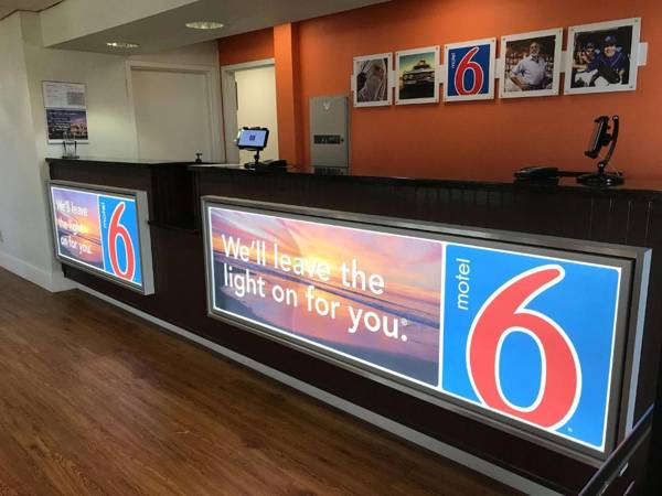 Motel 6-Newnan GA