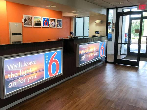 Motel 6-Newnan GA