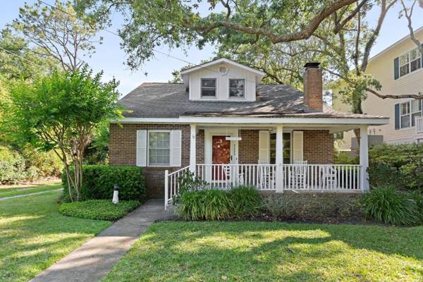 Large and Bright East Beach Home!