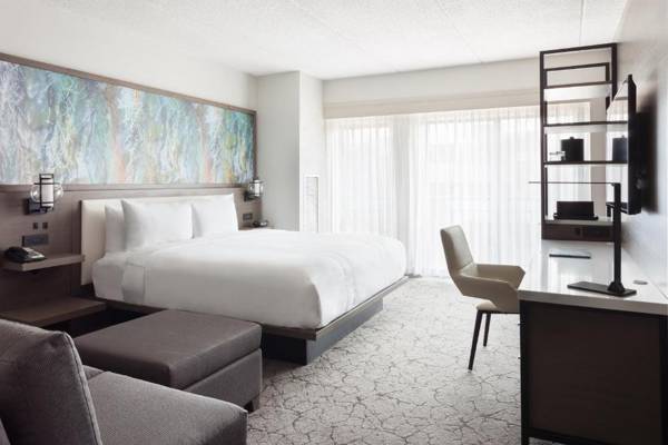 Marriott Savannah Riverfront