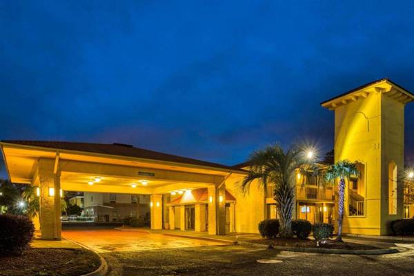 La Quinta Inn by Wyndham Savannah I-95