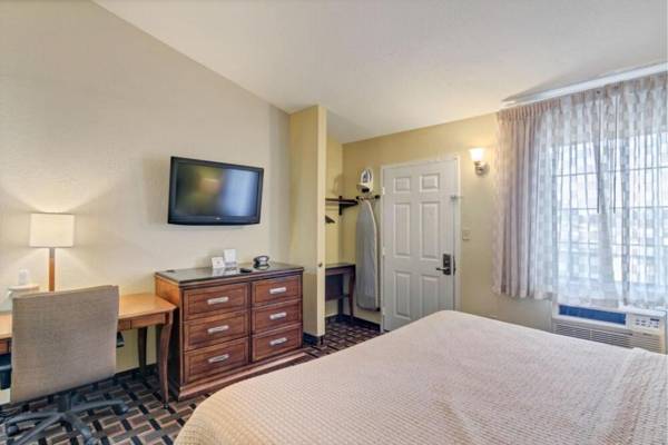 Travelodge by Wyndham Savannah Midtown