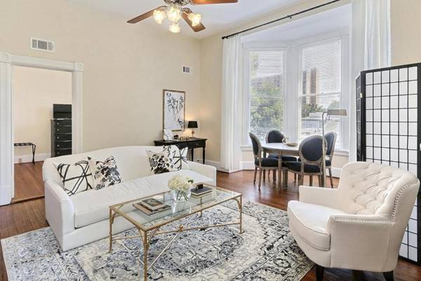 Charlton On Lafayette