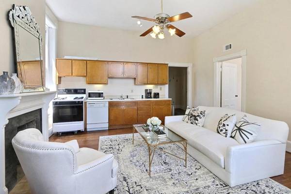 Charlton On Lafayette